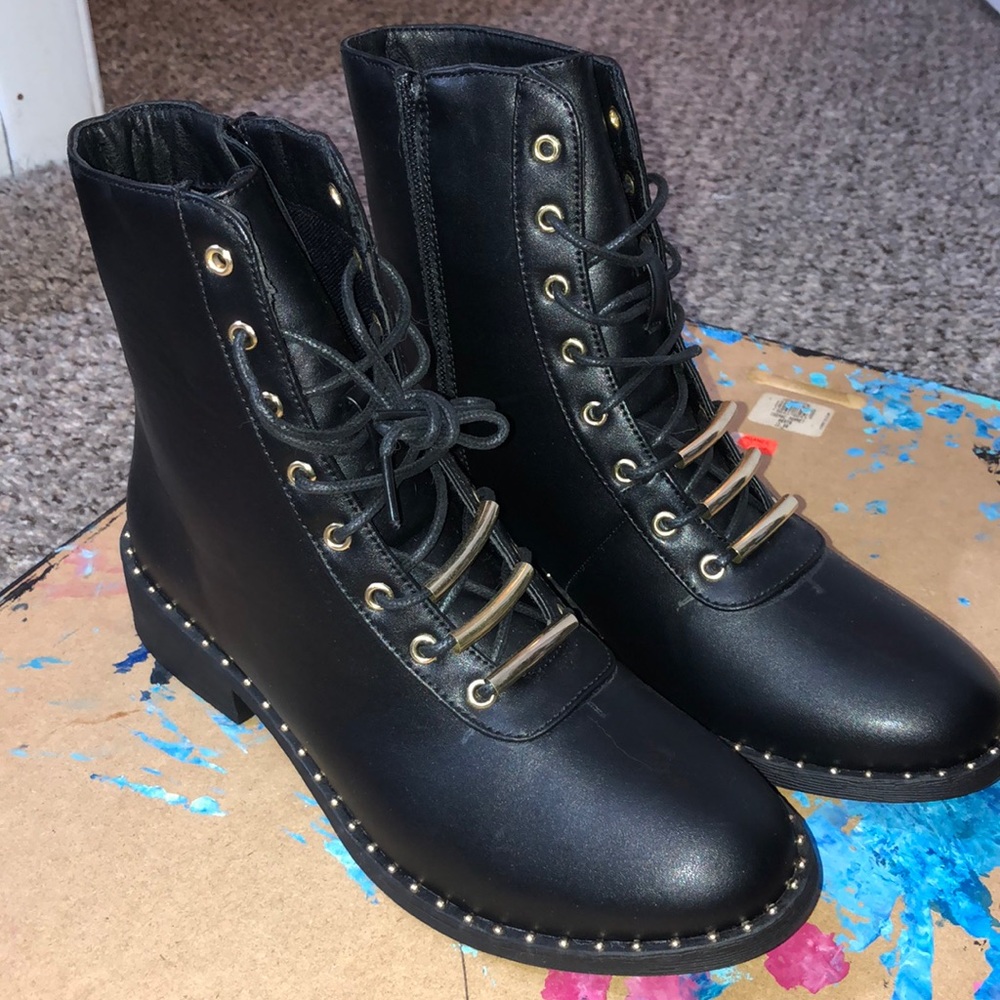Dolls Kill combat boots never worn...
